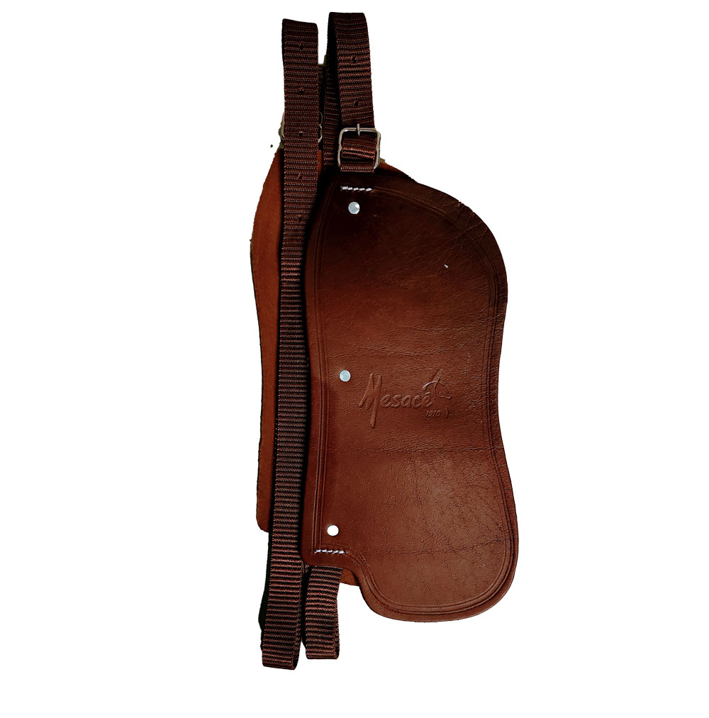 GUARDABARRO CUERO + ACCION EN REATA MESACE